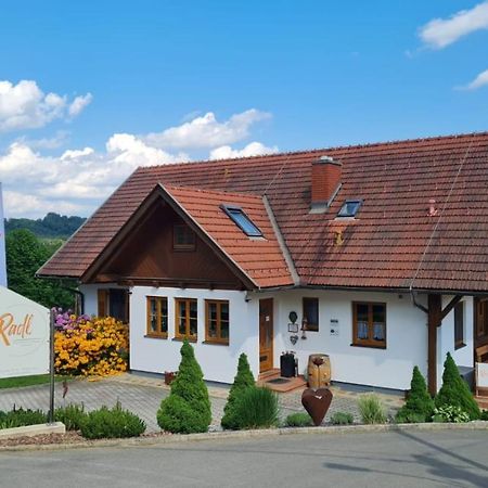 Ferienwohnung Weinhof Gästehaus Radl Klöch Exterior foto