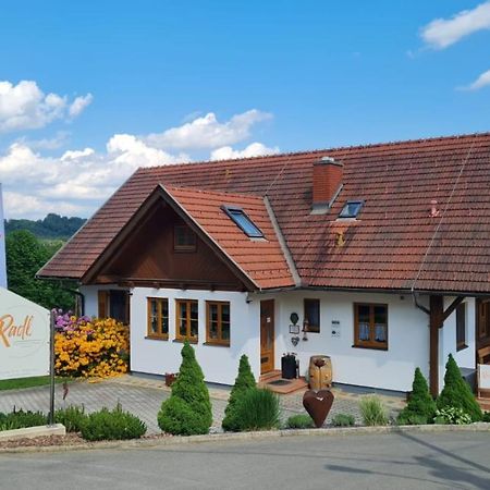 Weinhof Gästehaus Radl Klöch Exterior foto