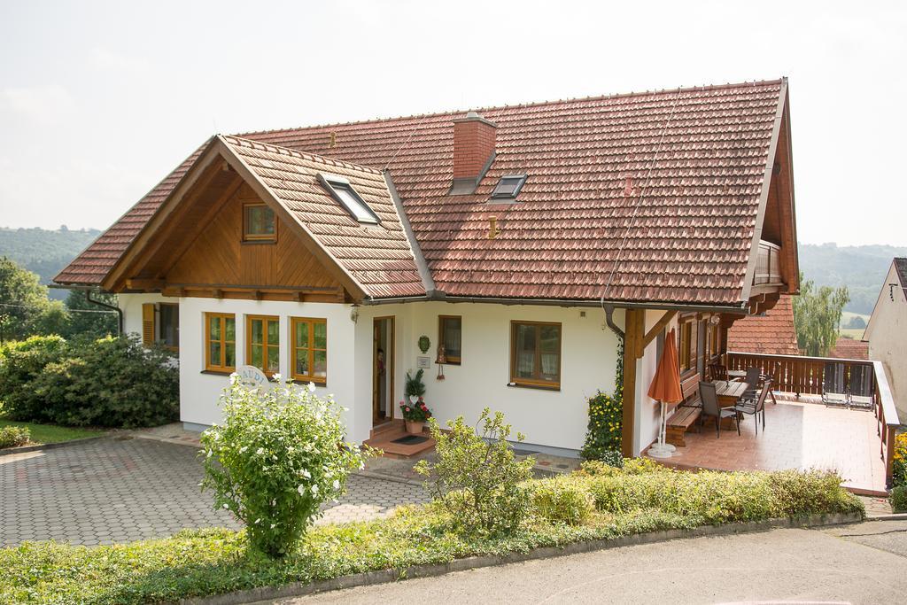 Ferienwohnung Weinhof Gästehaus Radl Klöch Exterior foto