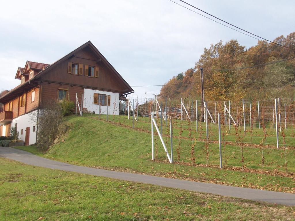 Ferienwohnung Weinhof Gästehaus Radl Klöch Exterior foto